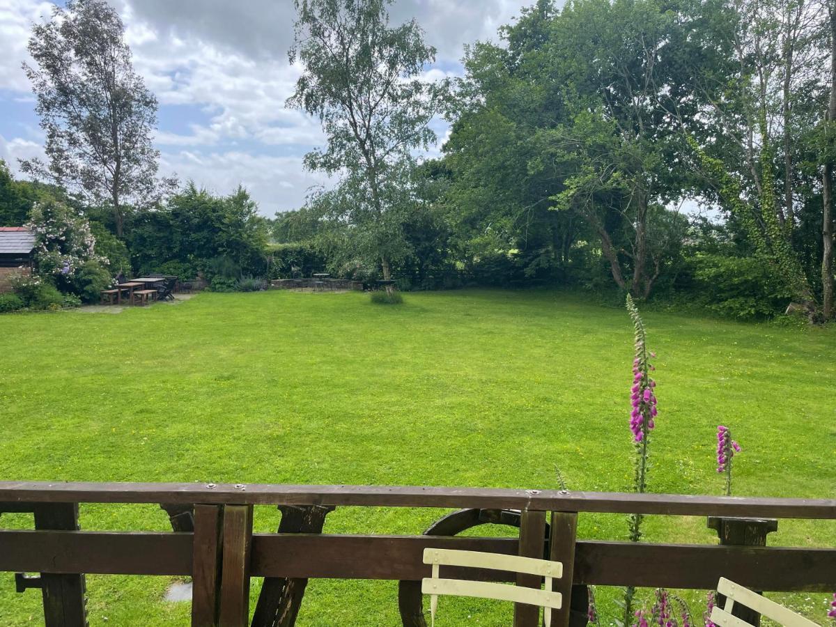 The Hideaway At Duffryn Mawr Self Catering Chalet *
